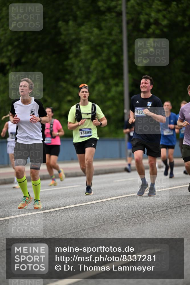 29.06.2025 - hella hamburg halbmarathon Dr. Thomas Lammeyer http://msf.ph/oto/8337281 29.06.2025 10:40:08 Kennedybrücke 1036, 1336, 1717, 2352, 2412, 2588, 2827, 3741, 4413, 5012, 5240, 5531, 6021, 6381, 6845, 6896, 7111, 7275, 7927, 8356, 8947, 9470, 10047, 10119, 10567, 11010, 11187, 11198, 11233 meine-sportfotos.de