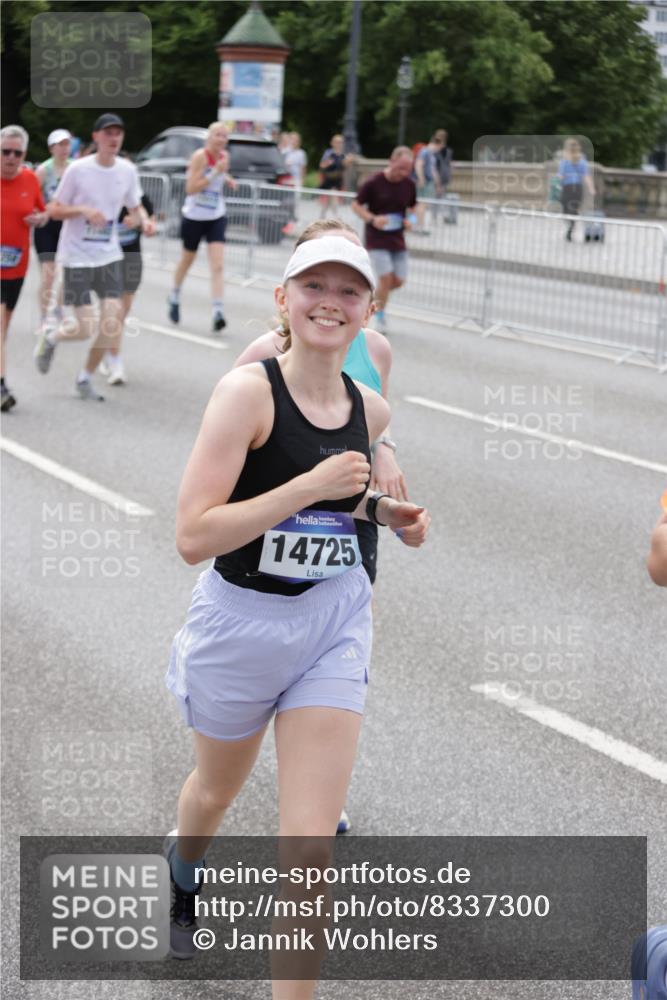 29.06.2025 - hella hamburg halbmarathon Jannik Wohlers http://msf.ph/oto/8337300 29.06.2025 10:41:10 Lombardsbrücke 1314, 1509, 1536, 1542, 1623, 2153, 2258, 3344, 3623, 4415, 4541, 4610, 4787, 5942, 6250, 6450, 6793, 6894, 7022, 7023, 7968, 8004, 8162, 8163, 8848, 10348, 10483, 11011, 11166, 11209, 11255, 11371, 11437, 11438, 11482, 12185, 12419, 12481, 13018, 13373, 13444, 13622, 13877, 14037, 14483, 14608, 14725, 15039, 15224, 15669, 15685, 16021, 16364, 16550, 16568, 17158, 17636, 17684, 18814, 18861, 18900, 18990, 19037, 19057, 19064 meine-sportfotos.de