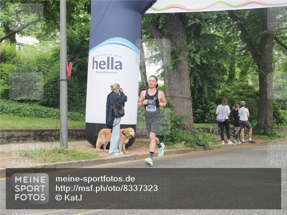 29.06.2025 - hella hamburg halbmarathon KatJ http://msf.ph/oto/8337323 29.06.2025 10:18:27 Zwischen KM18-KM19 3968, 6090 meine-sportfotos.de