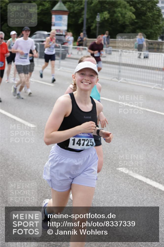 29.06.2025 - hella hamburg halbmarathon Jannik Wohlers http://msf.ph/oto/8337339 29.06.2025 10:41:10 Lombardsbrücke 1314, 1509, 1536, 1542, 1623, 2153, 2258, 3344, 3623, 4415, 4541, 4610, 4787, 5942, 6250, 6450, 6793, 6894, 7022, 7023, 7968, 8004, 8162, 8163, 8848, 10348, 10483, 11011, 11166, 11209, 11255, 11371, 11437, 11438, 11482, 12185, 12419, 12481, 13018, 13373, 13444, 13622, 13877, 14037, 14483, 14608, 14725, 15039, 15224, 15669, 15685, 16021, 16364, 16550, 16568, 17158, 17636, 17684, 18814, 18861, 18900, 18990, 19037, 19057, 19064 meine-sportfotos.de