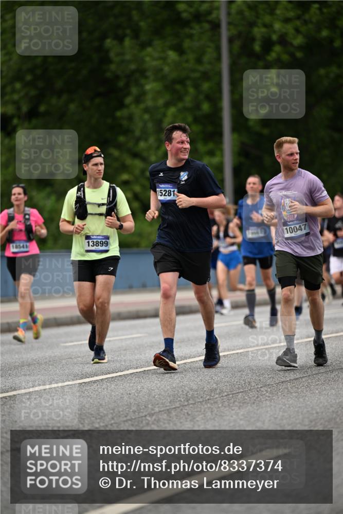 29.06.2025 - hella hamburg halbmarathon Dr. Thomas Lammeyer http://msf.ph/oto/8337374 29.06.2025 10:40:09 Kennedybrücke 1036, 1336, 1717, 2352, 2412, 2588, 2827, 3741, 4413, 5012, 5240, 5531, 6021, 6381, 6845, 6896, 7111, 7275, 7927, 8356, 8947, 9470, 10047, 10119, 10336, 10341, 10567, 11010, 11187, 11198, 11233 meine-sportfotos.de