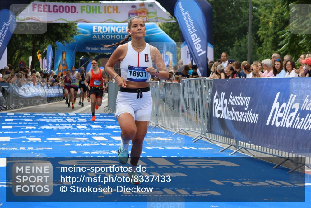 29.06.2025 - hella hamburg halbmarathon Strokosch-Dieckow http://msf.ph/oto/8337433 29.06.2025 10:33:30 Ziel 1053, 2836, 4602, 8312, 8956, 14975, 15326, 16931, 17056, 17191, 17489, 18731, 18854 meine-sportfotos.de