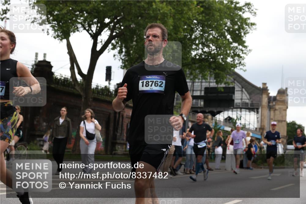 29.06.2025 - hella hamburg halbmarathon Yannick Fuchs http://msf.ph/oto/8337482 29.06.2025 10:52:00 20KM 1595, 1611, 2025, 2488, 2656, 2759, 2840, 2883, 2907, 3093, 3251, 3859, 4319, 4426, 4467, 4502, 4632, 4708, 4833, 5277, 5341, 5926, 6104, 6138, 6147, 6531, 6595, 7082, 7138, 7189, 8322, 8585, 9316, 9485, 10599, 10788, 11645, 12378, 12585, 12879, 13465, 13816, 13880, 14266, 14571, 15217, 15434, 15527, 16531, 17405, 17415, 17827, 18068, 18180, 18492, 18501, 18587, 18762, 18891 meine-sportfotos.de