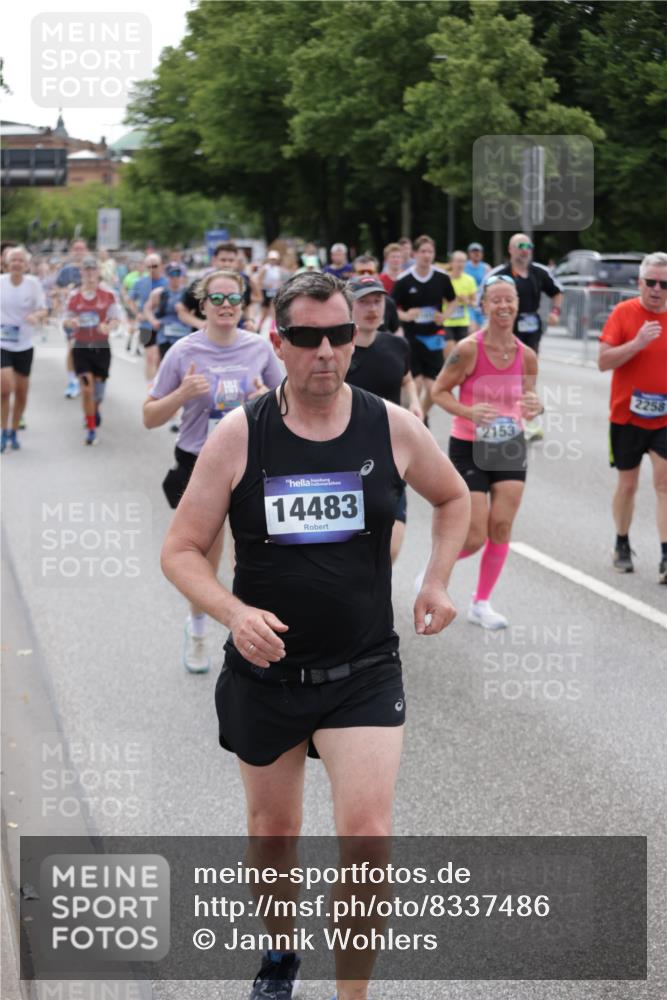 29.06.2025 - hella hamburg halbmarathon Jannik Wohlers http://msf.ph/oto/8337486 29.06.2025 10:41:11 Lombardsbrücke 1314, 1509, 1536, 1542, 1623, 2153, 2258, 3344, 3623, 4415, 4541, 4610, 4787, 5942, 6450, 6793, 6894, 7022, 7023, 7968, 8004, 8162, 8163, 8848, 9588, 10348, 10483, 11011, 11098, 11166, 11209, 11255, 11371, 11437, 11438, 11482, 12185, 12233, 12419, 12481, 13018, 13444, 13622, 13877, 14037, 14483, 14608, 14725, 15039, 15224, 15669, 15685, 16021, 16364, 16550, 16568, 17158, 17636, 17684, 18814, 18861, 18900, 18990, 19037, 19057, 19064 meine-sportfotos.de