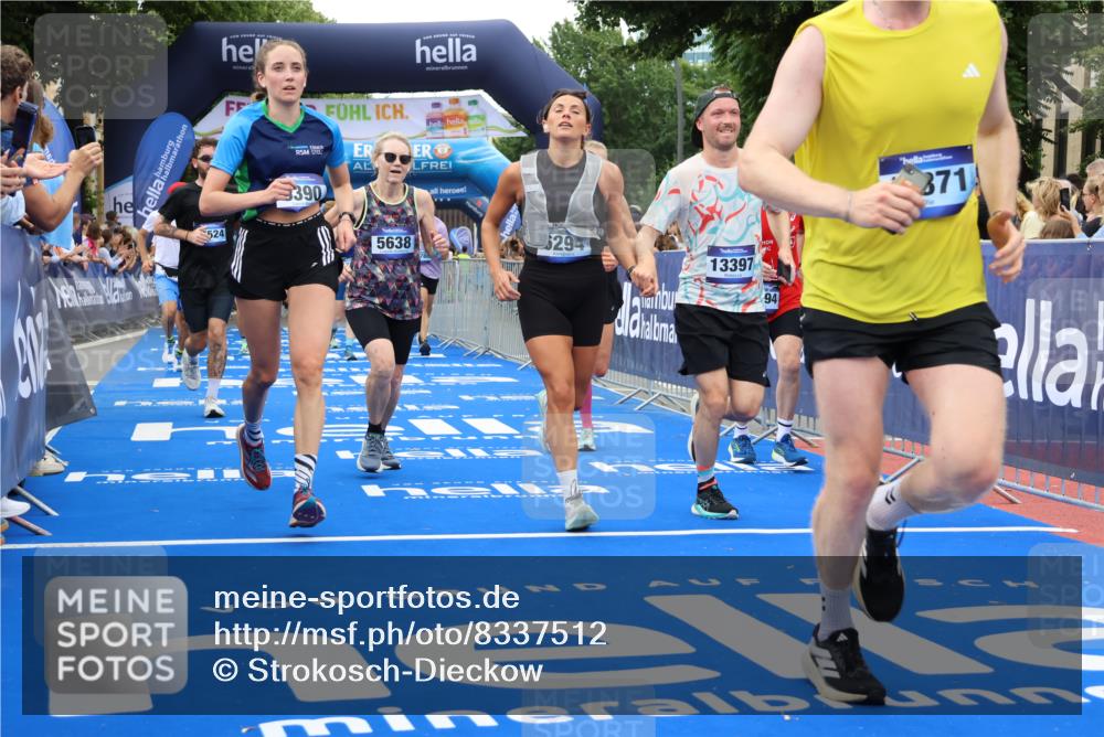 29.06.2025 - hella hamburg halbmarathon Strokosch-Dieckow http://msf.ph/oto/8337512 29.06.2025 10:54:08 Ziel 1410, 3103, 3177, 3208, 3209, 3861, 3898, 5638, 6082, 6084, 6294, 6443, 6581, 7274, 8390, 9032, 9791, 11499, 12213, 12379, 13033, 13397, 13794, 15169, 15524, 16527, 16780, 16871, 17348 meine-sportfotos.de