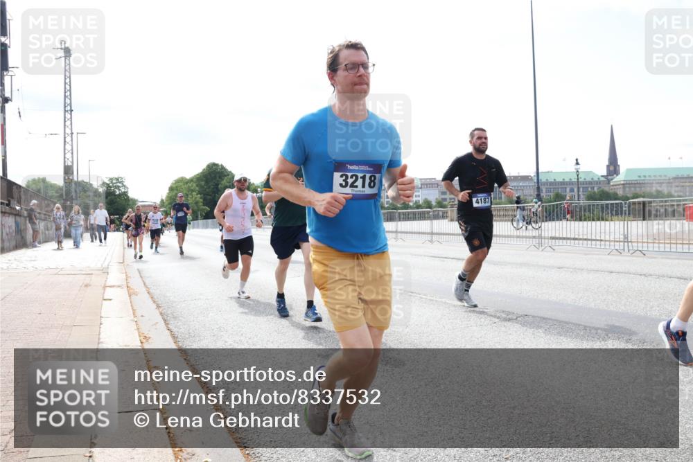 29.06.2025 - hella hamburg halbmarathon Lena Gebhardt http://msf.ph/oto/8337532 29.06.2025 10:13:23 Lombardsbrücke 3218, 4187, 1007, 1020, 1051, 1747, 1859, 2055, 2721, 2904, 2942, 2961, 3218, 3360, 3728, 3729, 4187, 4532, 4795, 4950, 5232, 5546, 6026, 6489, 6717, 6724, 7346, 7446, 7447, 7460, 7873, 7913, 8279, 8398, 8405, 8913, 9128, 9141, 9527, 9612, 10402, 11720, 12492, 12928, 12929, 13331, 13928, 14404, 15531, 15663, 15922, 16030, 16255, 16323, 16437, 16491, 17472, 17474, 17699, 17988, 18048, 18222, 18231, 18320, 18732 meine-sportfotos.de