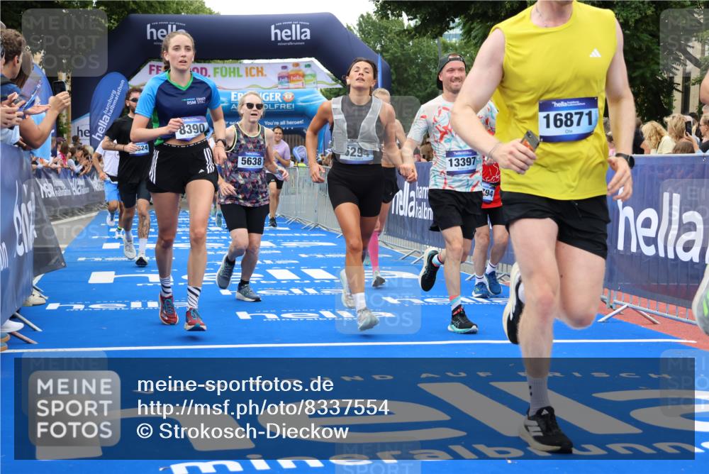 29.06.2025 - hella hamburg halbmarathon Strokosch-Dieckow http://msf.ph/oto/8337554 29.06.2025 10:54:08 Ziel 1410, 3103, 3177, 3208, 3209, 3861, 3898, 5638, 6082, 6084, 6294, 6443, 6581, 7274, 8390, 9032, 9791, 11499, 12213, 12379, 13033, 13397, 13794, 15169, 15524, 16527, 16780, 16871, 17348 meine-sportfotos.de