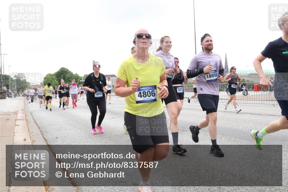 29.06.2025 - hella hamburg halbmarathon Lena Gebhardt http://msf.ph/oto/8337587 29.06.2025 10:47:40 Lombardsbrücke 1434, 18781, 4806, 052, 827, 18858, 15543, 1045, 1246, 1392, 1434, 1463, 1523, 1618, 1639, 1704, 1926, 2148, 2197, 2407, 2491, 2545, 2704, 2790, 2882, 2994, 3049, 3339, 4037, 4184, 4325, 4423, 4806, 4856, 4895, 4974, 4975, 5621, 5622, 5886, 5895, 6255, 6256, 6879, 6995, 7240, 7403, 7427, 7630, 7631, 7970, 8077, 8105, 8131, 8270, 8310, 8550, 8774, 8915, 8953, 9018, 9687, 9696, 9697, 10658, 10991, 11351, 11458, 11730, 11738, 11802, 11909, 12431 meine-sportfotos.de