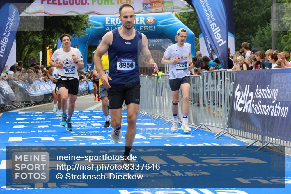 29.06.2025 - hella hamburg halbmarathon Strokosch-Dieckow http://msf.ph/oto/8337646 29.06.2025 10:33:25 Ziel 4602, 4679, 8956, 15326, 16881, 16931, 17056, 17489, 18731, 18854 meine-sportfotos.de