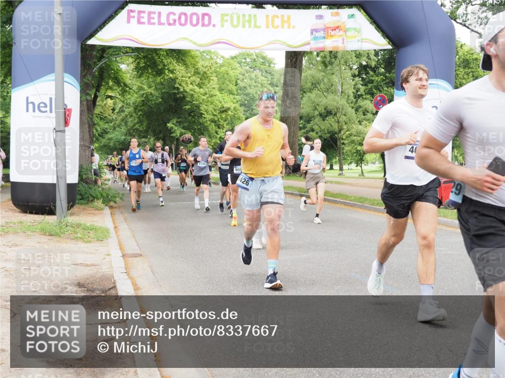 29.06.2025 - hella hamburg halbmarathon MichiJ http://msf.ph/oto/8337667 29.06.2025 10:39:23 Zwischen KM18-KM19 3426, 4635, 5116, 5607, 6776, 7409, 9082, 9876, 10811, 12580, 14865, 16929, 18801 meine-sportfotos.de