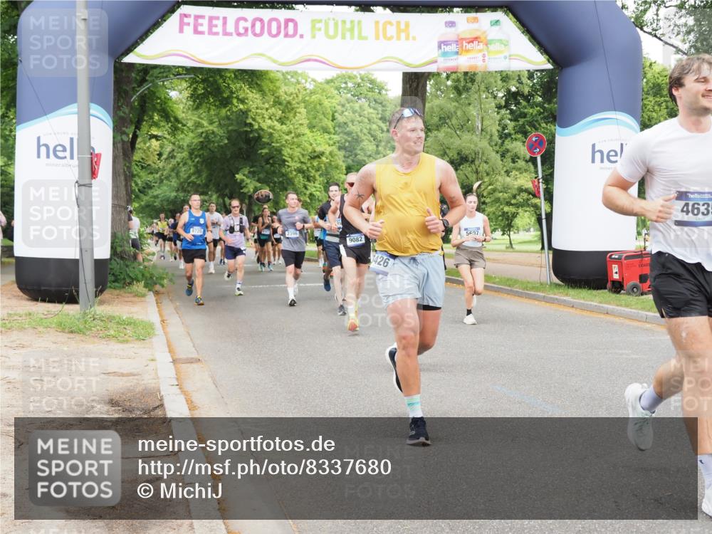29.06.2025 - hella hamburg halbmarathon MichiJ http://msf.ph/oto/8337680 29.06.2025 10:39:23 Zwischen KM18-KM19 3426, 4635, 5116, 5607, 6776, 7409, 9082, 9876, 10811, 12580, 14865, 16929, 18801 meine-sportfotos.de