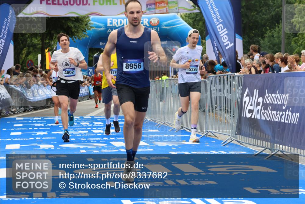 29.06.2025 - hella hamburg halbmarathon Strokosch-Dieckow http://msf.ph/oto/8337682 29.06.2025 10:33:25 Ziel 4602, 4679, 8956, 15326, 16881, 16931, 17056, 17489, 18731, 18854 meine-sportfotos.de