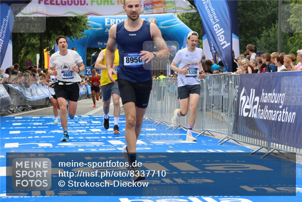 29.06.2025 - hella hamburg halbmarathon Strokosch-Dieckow http://msf.ph/oto/8337710 29.06.2025 10:33:25 Ziel 4602, 4679, 8956, 15326, 16881, 16931, 17056, 17489, 18731, 18854 meine-sportfotos.de