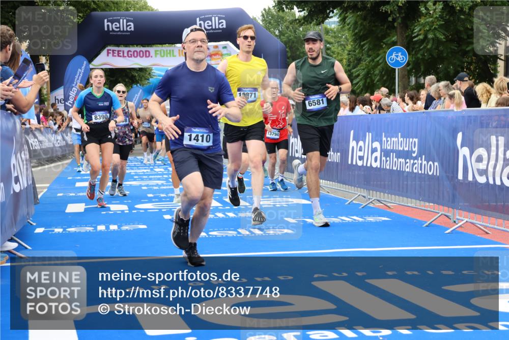 29.06.2025 - hella hamburg halbmarathon Strokosch-Dieckow http://msf.ph/oto/8337748 29.06.2025 10:54:07 Ziel 1151, 1410, 3177, 3208, 3209, 3898, 5638, 6082, 6084, 6294, 6356, 6443, 6581, 8390, 9032, 9791, 11499, 12213, 12379, 13033, 13397, 13794, 15169, 15524, 16780, 16871, 17348, 18308 meine-sportfotos.de