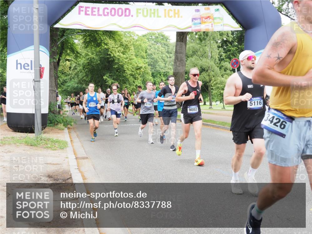 29.06.2025 - hella hamburg halbmarathon MichiJ http://msf.ph/oto/8337788 29.06.2025 10:39:24 Zwischen KM18-KM19 3426, 4558, 4635, 5116, 5607, 6776, 7409, 9082, 9876, 10811, 14865, 16929, 19208 meine-sportfotos.de