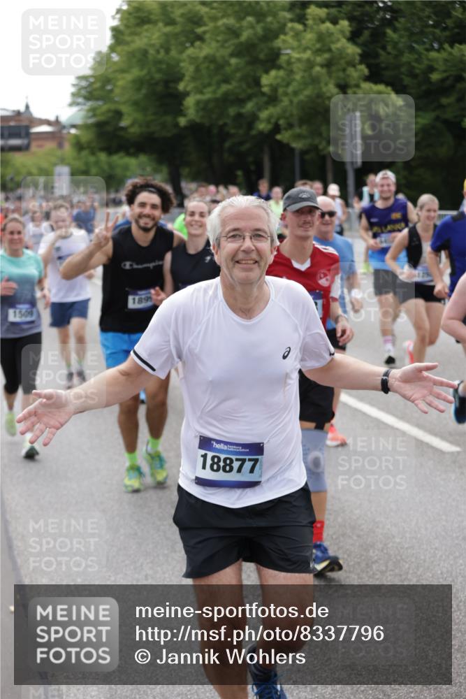 29.06.2025 - hella hamburg halbmarathon Jannik Wohlers http://msf.ph/oto/8337796 29.06.2025 10:41:17 Lombardsbrücke 1314, 1509, 1623, 1712, 2153, 3344, 4415, 4541, 4787, 5432, 6320, 6450, 6618, 7477, 7968, 8004, 8162, 8163, 8300, 8301, 8443, 8848, 8897, 9588, 10348, 11011, 11098, 11166, 11255, 11371, 11482, 11943, 12185, 12214, 12233, 12419, 13018, 13444, 13622, 13772, 13877, 14005, 14043, 14483, 14608, 14725, 14872, 14938, 15039, 15669, 15685, 15842, 15863, 16021, 16364, 16568, 17158, 17636, 17684, 18861, 18900, 18990, 19037, 19057, 19064 meine-sportfotos.de