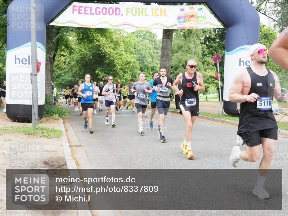 29.06.2025 - hella hamburg halbmarathon MichiJ http://msf.ph/oto/8337809 29.06.2025 10:39:24 Zwischen KM18-KM19 3426, 4558, 4635, 5116, 5607, 6776, 7409, 9082, 9876, 10811, 14865, 16929, 19208 meine-sportfotos.de