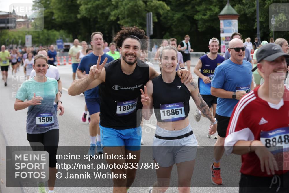 29.06.2025 - hella hamburg halbmarathon Jannik Wohlers http://msf.ph/oto/8337848 29.06.2025 10:41:18 Lombardsbrücke 1314, 1509, 1623, 1712, 2153, 4541, 4787, 5432, 6320, 6450, 6618, 7477, 7955, 7968, 8004, 8162, 8163, 8300, 8301, 8443, 8848, 8897, 9588, 10348, 11011, 11098, 11255, 11371, 11482, 11943, 12185, 12214, 12233, 12419, 13018, 13444, 13622, 13772, 14005, 14043, 14483, 14608, 14725, 14872, 14929, 14938, 15039, 15669, 15685, 15842, 15863, 16021, 16364, 16568, 17158, 17636, 17684, 18861, 18900, 18990, 19037, 19057, 19064 meine-sportfotos.de