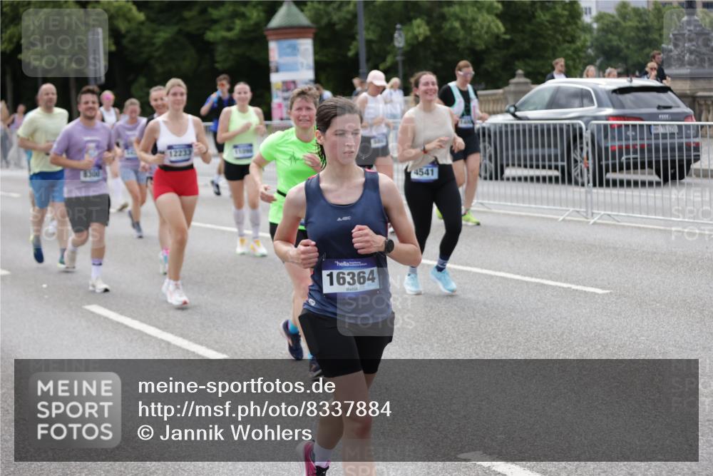 29.06.2025 - hella hamburg halbmarathon Jannik Wohlers http://msf.ph/oto/8337884 29.06.2025 10:41:21 Lombardsbrücke 1314, 1509, 1623, 1648, 1712, 2153, 4541, 4787, 5432, 6137, 6320, 6450, 6618, 7477, 7955, 7968, 8004, 8162, 8163, 8300, 8301, 8443, 8848, 8897, 9467, 9588, 11011, 11098, 11255, 11371, 11482, 11659, 11943, 12185, 12214, 12233, 12419, 12801, 13444, 13772, 14005, 14043, 14872, 14929, 14938, 15039, 15669, 15685, 15842, 15863, 16364, 16568, 17158, 17636, 18861, 18940, 18990, 19037, 19057, 19064 meine-sportfotos.de