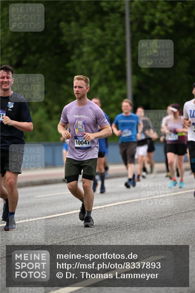 29.06.2025 - hella hamburg halbmarathon Dr. Thomas Lammeyer http://msf.ph/oto/8337893 29.06.2025 10:40:10 Kennedybrücke 1036, 1336, 1717, 2352, 2412, 2588, 2827, 3741, 4413, 5012, 5240, 5531, 6021, 6381, 6845, 6896, 7111, 7275, 7927, 8356, 8947, 9470, 10047, 10119, 10336, 10341, 10567, 11010, 11187, 11198, 11233 meine-sportfotos.de