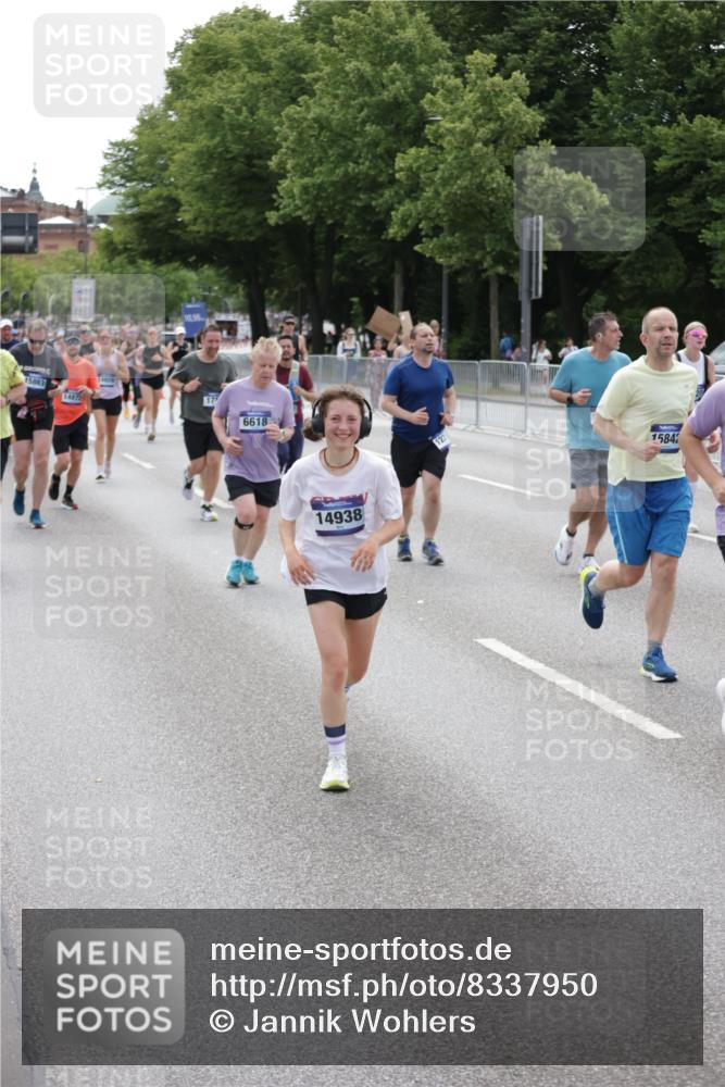 29.06.2025 - hella hamburg halbmarathon Jannik Wohlers http://msf.ph/oto/8337950 29.06.2025 10:41:23 Lombardsbrücke 1314, 1509, 1623, 1648, 1712, 3459, 3460, 4541, 4787, 5432, 6137, 6320, 6430, 6436, 6450, 6618, 6846, 7477, 7955, 7968, 8004, 8162, 8163, 8300, 8301, 8443, 8848, 8897, 9467, 9588, 11011, 11098, 11255, 11371, 11482, 11659, 11943, 12185, 12214, 12233, 12419, 12801, 12802, 13444, 13772, 14005, 14043, 14872, 14929, 14938, 15039, 15669, 15685, 15842, 15863, 16364, 16568, 17158, 17541, 17636, 18861, 18940, 18990, 19037, 19057, 19064 meine-sportfotos.de