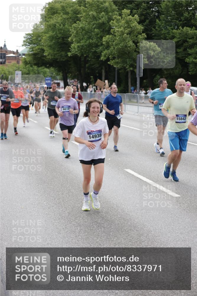 29.06.2025 - hella hamburg halbmarathon Jannik Wohlers http://msf.ph/oto/8337971 29.06.2025 10:41:23 Lombardsbrücke 1314, 1509, 1623, 1648, 1712, 3459, 3460, 4541, 4787, 5432, 6137, 6320, 6430, 6436, 6450, 6618, 6846, 7477, 7955, 7968, 8004, 8162, 8163, 8300, 8301, 8443, 8848, 8897, 9467, 9588, 11011, 11098, 11255, 11371, 11482, 11659, 11943, 12185, 12214, 12233, 12419, 12801, 12802, 13444, 13772, 14005, 14043, 14872, 14929, 14938, 15039, 15669, 15685, 15842, 15863, 16364, 16568, 17158, 17541, 17636, 18861, 18940, 18990, 19037, 19057, 19064 meine-sportfotos.de