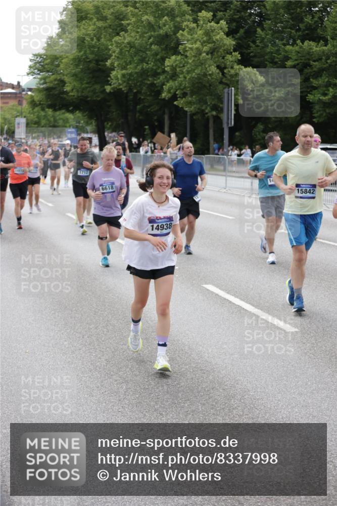 29.06.2025 - hella hamburg halbmarathon Jannik Wohlers http://msf.ph/oto/8337998 29.06.2025 10:41:23 Lombardsbrücke 1314, 1509, 1623, 1648, 1712, 3459, 3460, 4541, 4787, 5432, 6137, 6320, 6430, 6436, 6450, 6618, 6846, 7477, 7955, 7968, 8004, 8162, 8163, 8300, 8301, 8443, 8848, 8897, 9467, 9588, 11011, 11098, 11255, 11371, 11482, 11659, 11943, 12185, 12214, 12233, 12419, 12801, 12802, 13444, 13772, 14005, 14043, 14872, 14929, 14938, 15039, 15669, 15685, 15842, 15863, 16364, 16568, 17158, 17541, 17636, 18861, 18940, 18990, 19037, 19057, 19064 meine-sportfotos.de