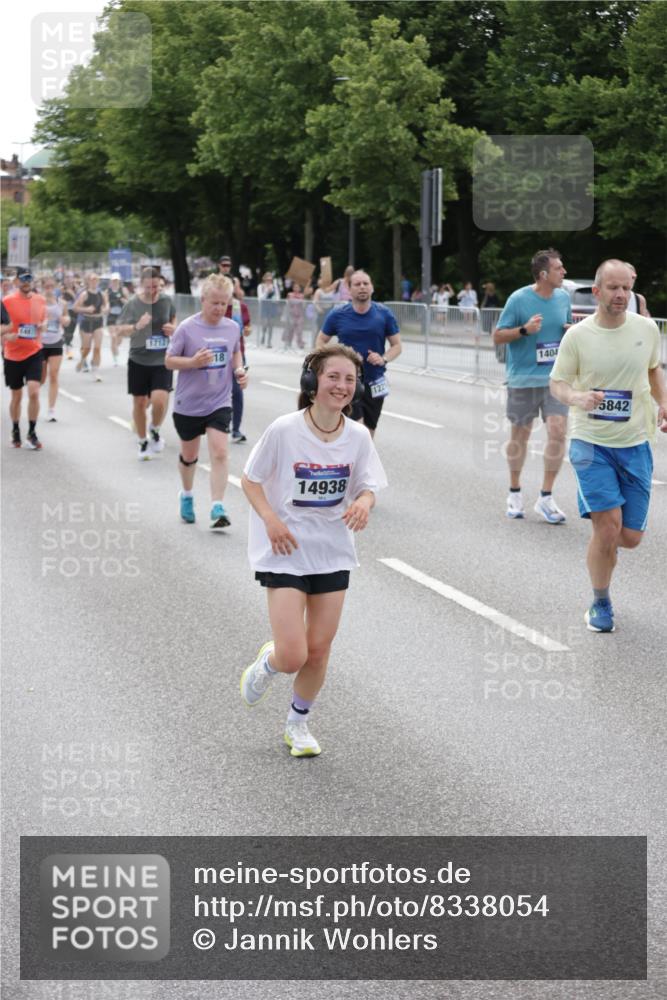 29.06.2025 - hella hamburg halbmarathon Jannik Wohlers http://msf.ph/oto/8338054 29.06.2025 10:41:23 Lombardsbrücke 1314, 1509, 1623, 1648, 1712, 3459, 3460, 4541, 4787, 5432, 6137, 6320, 6430, 6436, 6450, 6618, 6846, 7477, 7955, 7968, 8004, 8162, 8163, 8300, 8301, 8443, 8848, 8897, 9467, 9588, 11011, 11098, 11255, 11371, 11482, 11659, 11943, 12185, 12214, 12233, 12419, 12801, 12802, 13444, 13772, 14005, 14043, 14872, 14929, 14938, 15039, 15669, 15685, 15842, 15863, 16364, 16568, 17158, 17541, 17636, 18861, 18940, 18990, 19037, 19057, 19064 meine-sportfotos.de