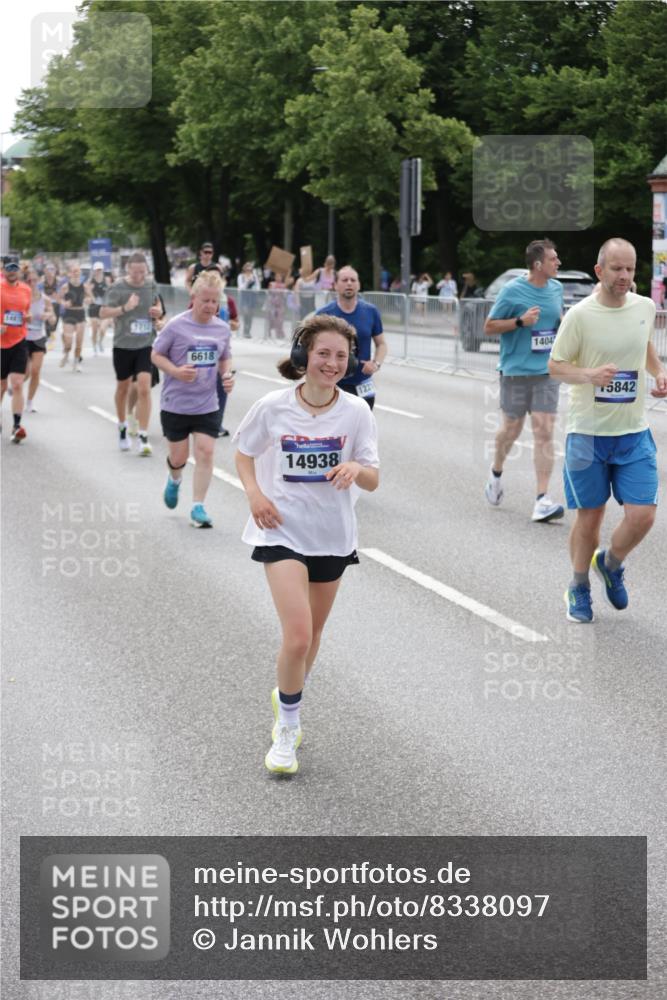 29.06.2025 - hella hamburg halbmarathon Jannik Wohlers http://msf.ph/oto/8338097 29.06.2025 10:41:23 Lombardsbrücke 1314, 1509, 1623, 1648, 1712, 3459, 3460, 4541, 4787, 5432, 6137, 6320, 6430, 6436, 6450, 6618, 6846, 7477, 7955, 7968, 8004, 8162, 8163, 8300, 8301, 8443, 8848, 8897, 9467, 9588, 11011, 11098, 11255, 11371, 11482, 11659, 11943, 12185, 12214, 12233, 12419, 12801, 12802, 13444, 13772, 14005, 14043, 14872, 14929, 14938, 15039, 15669, 15685, 15842, 15863, 16364, 16568, 17158, 17541, 17636, 18861, 18940, 18990, 19037, 19057, 19064 meine-sportfotos.de