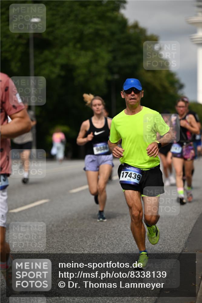 29.06.2025 - hella hamburg halbmarathon Dr. Thomas Lammeyer http://msf.ph/oto/8338139 29.06.2025 10:17:53 Kennedybrücke 1194, 1747, 1939, 2721, 2891, 4001, 4032, 4795, 4962, 5631, 5719, 6089, 7462, 7913, 8001, 8673, 9141, 9612, 9631, 9845, 9886, 10442, 10443, 11355 meine-sportfotos.de