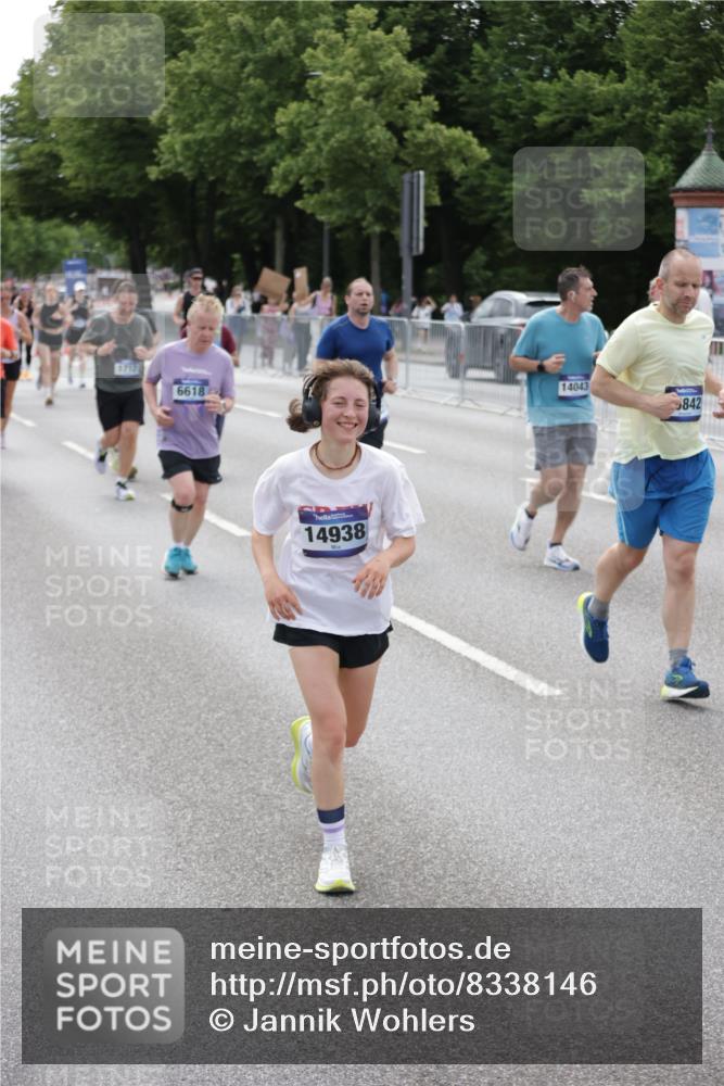 29.06.2025 - hella hamburg halbmarathon Jannik Wohlers http://msf.ph/oto/8338146 29.06.2025 10:41:23 Lombardsbrücke 1314, 1509, 1623, 1648, 1712, 3459, 3460, 4541, 4787, 5432, 6137, 6320, 6430, 6436, 6450, 6618, 6846, 7477, 7955, 7968, 8004, 8162, 8163, 8300, 8301, 8443, 8848, 8897, 9467, 9588, 11011, 11098, 11255, 11371, 11482, 11659, 11943, 12185, 12214, 12233, 12419, 12801, 12802, 13444, 13772, 14005, 14043, 14872, 14929, 14938, 15039, 15669, 15685, 15842, 15863, 16364, 16568, 17158, 17541, 17636, 18861, 18940, 18990, 19037, 19057, 19064 meine-sportfotos.de