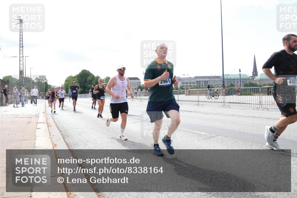 29.06.2025 - hella hamburg halbmarathon Lena Gebhardt http://msf.ph/oto/8338164 29.06.2025 10:13:23 Lombardsbrücke 2961, 4187, 1007, 1020, 1051, 1747, 1859, 2055, 2721, 2904, 2942, 2961, 3218, 3360, 3728, 3729, 4187, 4532, 4795, 4950, 5232, 5546, 6026, 6489, 6717, 6724, 7346, 7446, 7447, 7460, 7873, 7913, 8279, 8398, 8405, 8913, 9128, 9141, 9527, 9612, 10402, 11720, 12492, 12928, 12929, 13331, 13928, 14404, 15531, 15663, 15922, 16030, 16255, 16323, 16437, 16491, 17472, 17474, 17699, 17988, 18048, 18222, 18231, 18320, 18732 meine-sportfotos.de