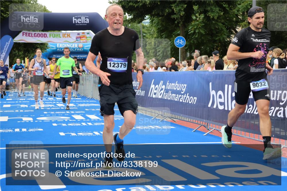 29.06.2025 - hella hamburg halbmarathon Strokosch-Dieckow http://msf.ph/oto/8338199 29.06.2025 10:54:03 Ziel 1151, 1410, 1815, 2432, 3096, 3208, 3209, 5638, 6294, 6356, 6374, 6481, 6581, 7918, 8390, 8394, 9032, 9791, 11499, 11789, 12379, 13032, 13397, 13794, 13869, 15524, 16871, 17348, 18308 meine-sportfotos.de