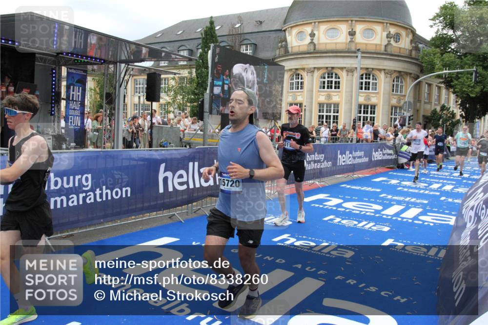 29.06.2025 - hella hamburg halbmarathon Michael Strokosch http://msf.ph/oto/8338260 29.06.2025 10:50:53 Ziel 1466, 3654, 3947, 4839, 5018, 5115, 7052, 8205, 8657, 10750, 15395, 15426, 15643, 15720, 17129, 17908, 18182, 18370 meine-sportfotos.de