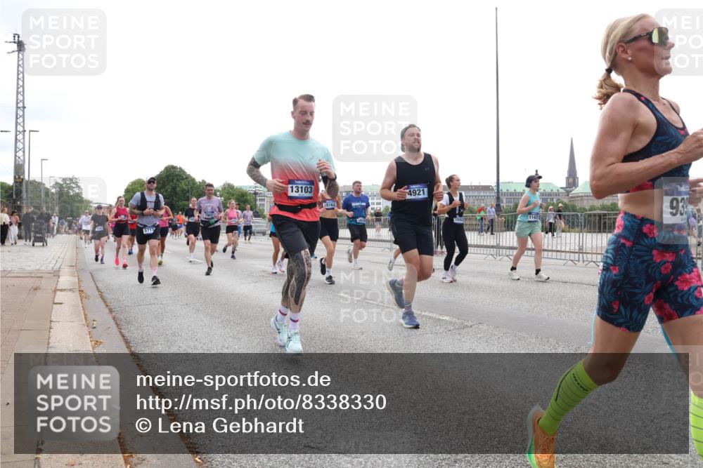 29.06.2025 - hella hamburg halbmarathon Lena Gebhardt http://msf.ph/oto/8338330 29.06.2025 10:38:11 Lombardsbrücke 5713, 13103, 15762, 4921, 114211, 93, 1196, 1394, 1457, 1475, 1578, 1596, 1742, 1791, 1799, 1901, 1966, 1985, 2113, 2151, 2498, 2786, 3010, 3094, 3095, 3242, 3246, 3286, 3338, 3635, 3636, 3716, 3777, 3841, 3880, 4159, 4414, 4883, 4921, 5085, 5089, 5139, 5155, 5300, 5522, 5713, 5735, 6199, 6200, 6362, 6697, 6751, 6930, 7117, 7118, 7165, 7244, 7321, 7350, 7552, 7629, 7696, 7868, 7914, 8985, 9247, 9288, 9895, 10159, 10836, 11087, 11543 meine-sportfotos.de