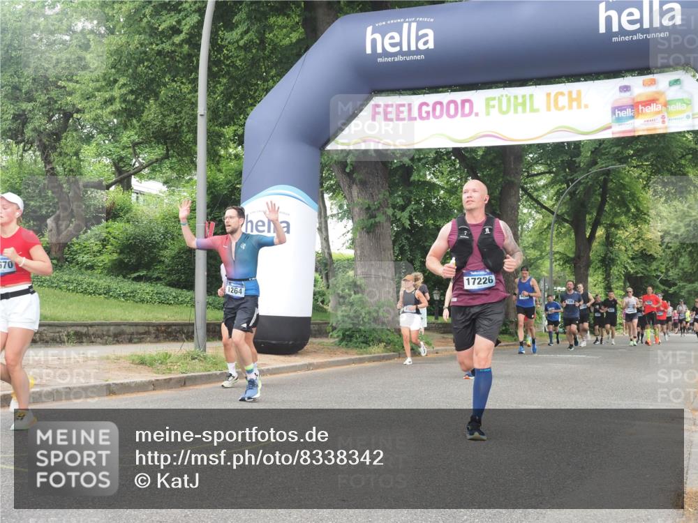 29.06.2025 - hella hamburg halbmarathon KatJ http://msf.ph/oto/8338342 29.06.2025 10:48:09 Zwischen KM18-KM19 1264, 7049, 8721 meine-sportfotos.de