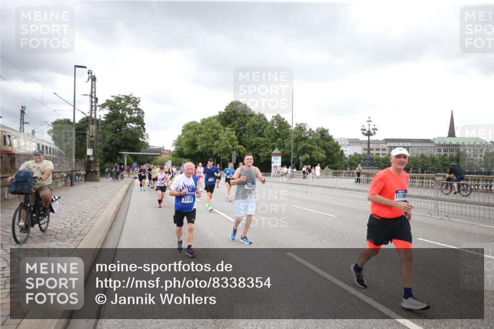 29.06.2025 - hella hamburg halbmarathon Jannik Wohlers http://msf.ph/oto/8338354 29.06.2025 10:55:02 Lombardsbrücke 1616, 1873, 1917, 3115, 3157, 3577, 4628, 5040, 5483, 5487, 7548, 7680, 8626, 9614, 9618, 9857, 9858, 10559, 10885, 11109, 12902, 13098, 13230, 14727, 15152, 15160, 16267, 16385, 16533, 16855, 17019, 17396, 18670, 18972 meine-sportfotos.de