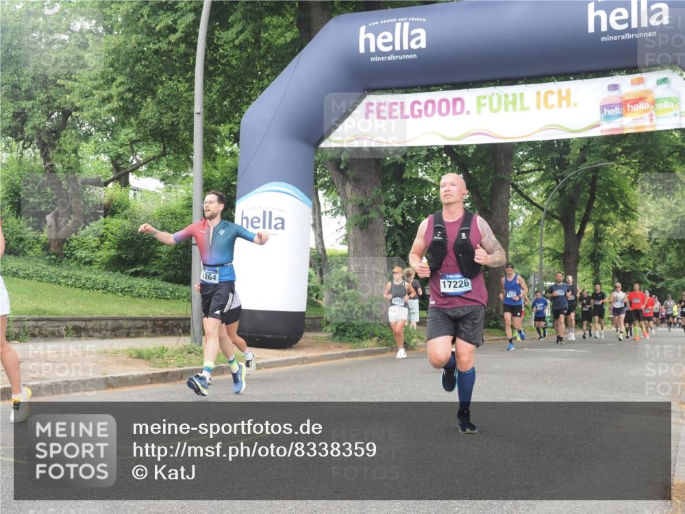 29.06.2025 - hella hamburg halbmarathon KatJ http://msf.ph/oto/8338359 29.06.2025 10:48:09 Zwischen KM18-KM19 1264, 7049, 8721 meine-sportfotos.de