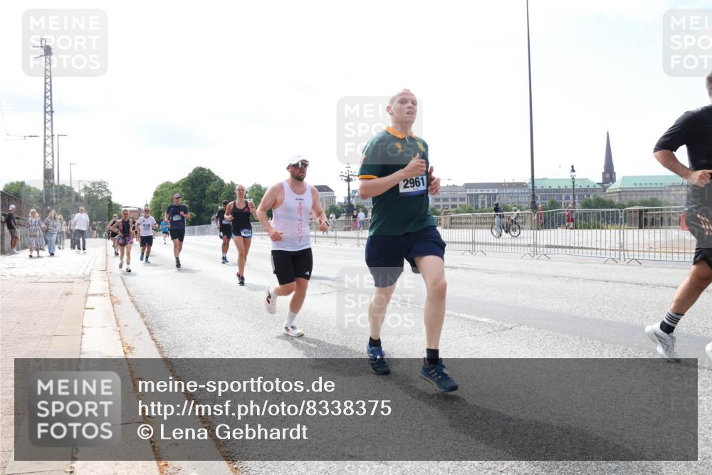 29.06.2025 - hella hamburg halbmarathon Lena Gebhardt http://msf.ph/oto/8338375 29.06.2025 10:13:23 Lombardsbrücke 2961, 1007, 1020, 1051, 1747, 1859, 2055, 2721, 2904, 2942, 2961, 3218, 3360, 3728, 3729, 4187, 4532, 4795, 4950, 5232, 5546, 6026, 6489, 6717, 6724, 7346, 7446, 7447, 7460, 7873, 7913, 8279, 8398, 8405, 8913, 9128, 9141, 9527, 9612, 10402, 11720, 12492, 12928, 12929, 13331, 13928, 14404, 15531, 15663, 15922, 16030, 16255, 16323, 16437, 16491, 17472, 17474, 17699, 17988, 18048, 18222, 18231, 18320, 18732 meine-sportfotos.de