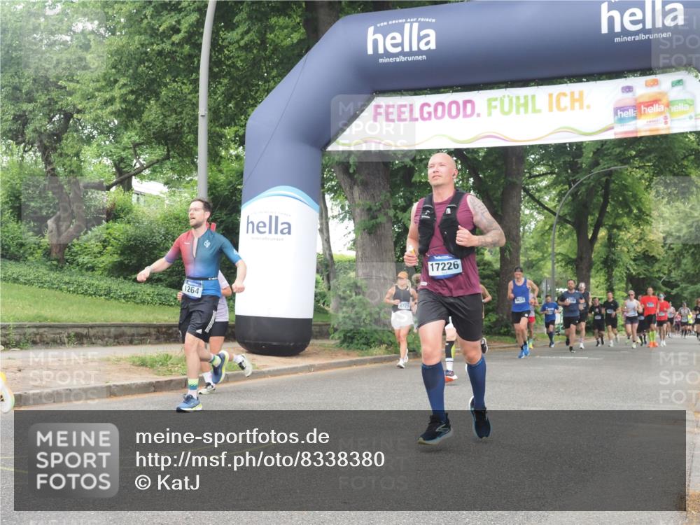 29.06.2025 - hella hamburg halbmarathon KatJ http://msf.ph/oto/8338380 29.06.2025 10:48:09 Zwischen KM18-KM19 1264, 7049, 8721 meine-sportfotos.de