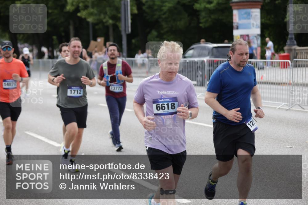 29.06.2025 - hella hamburg halbmarathon Jannik Wohlers http://msf.ph/oto/8338423 29.06.2025 10:41:26 Lombardsbrücke 1509, 1648, 1712, 3459, 3460, 4541, 4787, 5432, 6137, 6320, 6430, 6436, 6450, 6618, 6846, 7477, 7955, 7968, 8004, 8162, 8163, 8300, 8301, 8443, 8897, 8908, 9467, 9588, 10623, 11017, 11024, 11098, 11255, 11617, 11659, 11943, 12185, 12214, 12233, 12715, 12801, 12802, 13772, 14005, 14043, 14872, 14929, 14938, 15842, 15863, 16364, 16568, 17158, 17541, 18861, 18940, 18990, 19037, 19057, 19064 meine-sportfotos.de