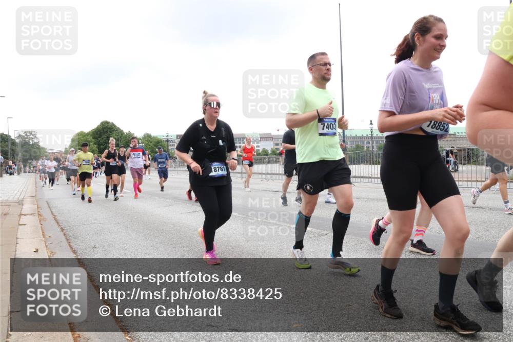 29.06.2025 - hella hamburg halbmarathon Lena Gebhardt http://msf.ph/oto/8338425 29.06.2025 10:47:41 Lombardsbrücke 1434, 11458, 2812, 8781, 7403, 18852, 1045, 1246, 1392, 1434, 1463, 1523, 1618, 1639, 1704, 1926, 2148, 2197, 2407, 2491, 2545, 2704, 2790, 2882, 2994, 3049, 3339, 4037, 4184, 4325, 4423, 4806, 4856, 4895, 4974, 4975, 5621, 5622, 5886, 5895, 6255, 6256, 6879, 6995, 7240, 7403, 7427, 7630, 7631, 7970, 8077, 8105, 8270, 8310, 8550, 8774, 8915, 8953, 9018, 9687, 9696, 9697, 10658, 10991, 11351, 11458, 11730, 11738, 11802, 11909, 12431 meine-sportfotos.de