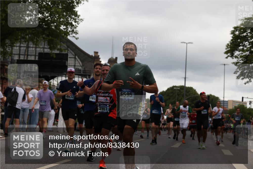 29.06.2025 - hella hamburg halbmarathon Yannick Fuchs http://msf.ph/oto/8338430 29.06.2025 10:52:02 20KM 1595, 1611, 2025, 2488, 2656, 2840, 2907, 3093, 3251, 3859, 4319, 4426, 4467, 4502, 4632, 4708, 4833, 5277, 5341, 5926, 6104, 6138, 6147, 6531, 6592, 6595, 7082, 7138, 7189, 8322, 8585, 9230, 9316, 9485, 10788, 11645, 12378, 12585, 12879, 13465, 13816, 13880, 14266, 14571, 15217, 15434, 15527, 16531, 17405, 17415, 17827, 18068, 18180, 18492, 18501, 18587, 18762, 18891 meine-sportfotos.de