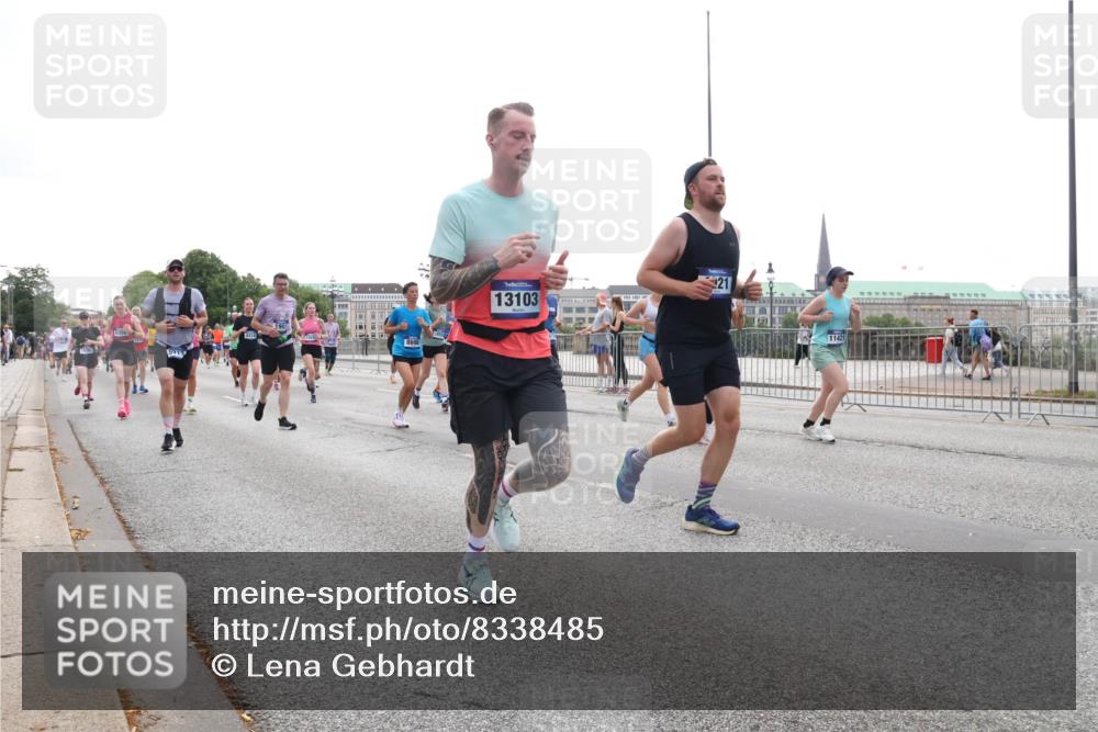 29.06.2025 - hella hamburg halbmarathon Lena Gebhardt http://msf.ph/oto/8338485 29.06.2025 10:38:11 Lombardsbrücke 5113, 13103, 21, 11421, 1196, 1394, 1457, 1475, 1578, 1596, 1742, 1791, 1799, 1901, 1966, 1985, 2113, 2151, 2498, 2786, 3010, 3094, 3095, 3242, 3246, 3286, 3338, 3635, 3636, 3716, 3777, 3841, 3880, 4159, 4414, 4883, 4921, 5085, 5089, 5139, 5155, 5300, 5522, 5713, 5735, 6199, 6200, 6362, 6697, 6751, 6930, 7117, 7118, 7165, 7244, 7321, 7350, 7552, 7629, 7696, 7868, 7914, 8985, 9247, 9288, 9895, 10159, 10836, 11087, 11543 meine-sportfotos.de