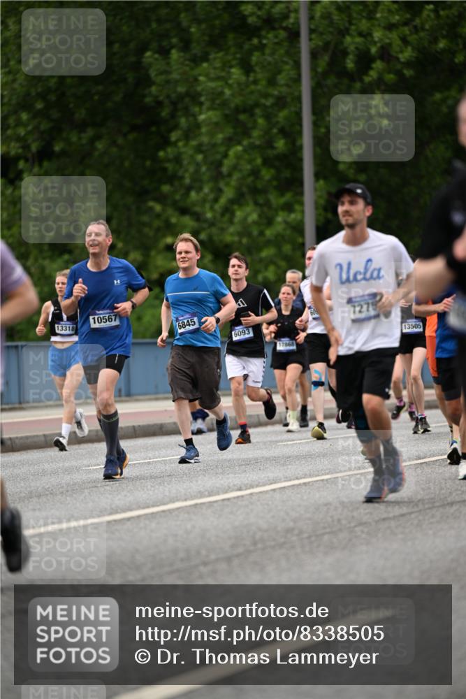 29.06.2025 - hella hamburg halbmarathon Dr. Thomas Lammeyer http://msf.ph/oto/8338505 29.06.2025 10:40:11 Kennedybrücke 1036, 1336, 1717, 2352, 2412, 2588, 2827, 3741, 3990, 4413, 4902, 5012, 5240, 5531, 6021, 6381, 6845, 6896, 7111, 7275, 7927, 8356, 8947, 10047, 10119, 10336, 10341, 10567, 11010, 11187, 11198, 11233 meine-sportfotos.de