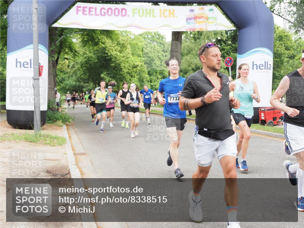 29.06.2025 - hella hamburg halbmarathon MichiJ http://msf.ph/oto/8338515 29.06.2025 10:39:31 Zwischen KM18-KM19 2364, 2396, 3426, 4558, 4814, 4839, 5032, 5116, 5482, 5607, 6562, 6657, 7724, 7732, 8661, 8710, 8720, 10529, 10811, 13792, 14300, 15831, 18249, 18820, 19208 meine-sportfotos.de