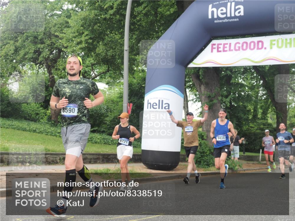 29.06.2025 - hella hamburg halbmarathon KatJ http://msf.ph/oto/8338519 29.06.2025 10:48:12 Zwischen KM18-KM19 1264, 8590, 8721 meine-sportfotos.de
