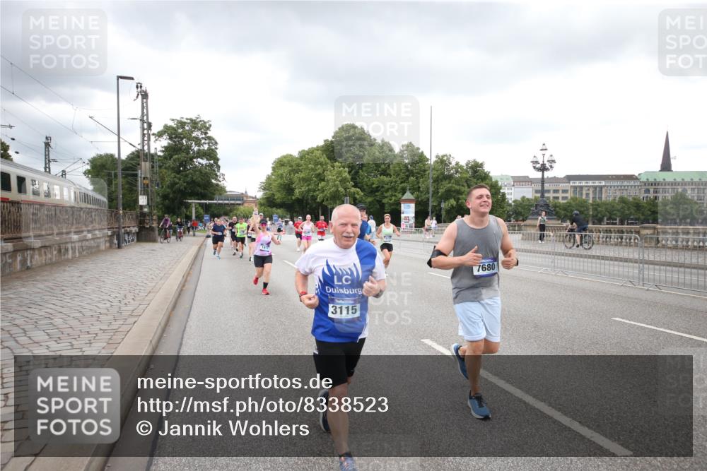 29.06.2025 - hella hamburg halbmarathon Jannik Wohlers http://msf.ph/oto/8338523 29.06.2025 10:55:03 Lombardsbrücke 1616, 1873, 1917, 3115, 3157, 3577, 4628, 5040, 5483, 5487, 7548, 7680, 8626, 9614, 9618, 9857, 9858, 10559, 10885, 11109, 12902, 13098, 13230, 14727, 15152, 15160, 16267, 16385, 16533, 16855, 17019, 17396, 18670, 18972 meine-sportfotos.de