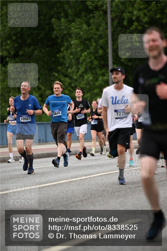 29.06.2025 - hella hamburg halbmarathon Dr. Thomas Lammeyer http://msf.ph/oto/8338525 29.06.2025 10:40:12 Kennedybrücke 1036, 1183, 1336, 1717, 2352, 2412, 2588, 2827, 3741, 3990, 4413, 4902, 5012, 5240, 5531, 6021, 6381, 6845, 6896, 7111, 7275, 7927, 8356, 8947, 10047, 10119, 10336, 10341, 10567, 11010, 11187, 11198, 11233 meine-sportfotos.de
