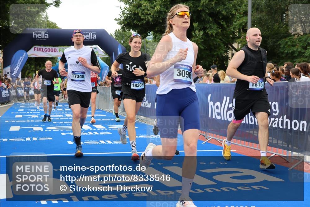 29.06.2025 - hella hamburg halbmarathon Strokosch-Dieckow http://msf.ph/oto/8338546 29.06.2025 10:54:00 Ziel 1151, 1410, 1815, 2432, 3096, 3208, 3209, 6294, 6356, 6374, 6481, 6581, 7395, 7918, 7973, 8394, 9032, 11499, 11789, 12379, 13032, 13397, 13869, 14175, 16477, 16871, 17348, 18308, 18831, 18879 meine-sportfotos.de